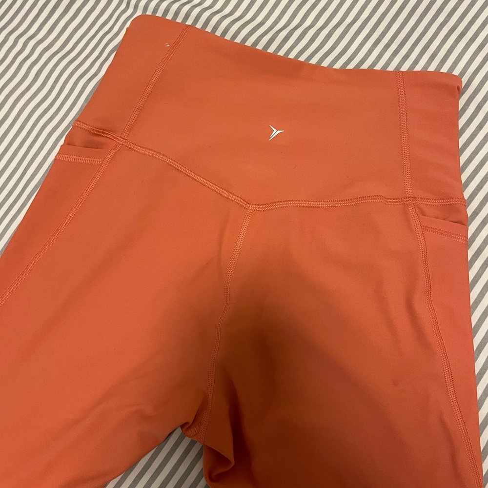 Old Navy peach leggings